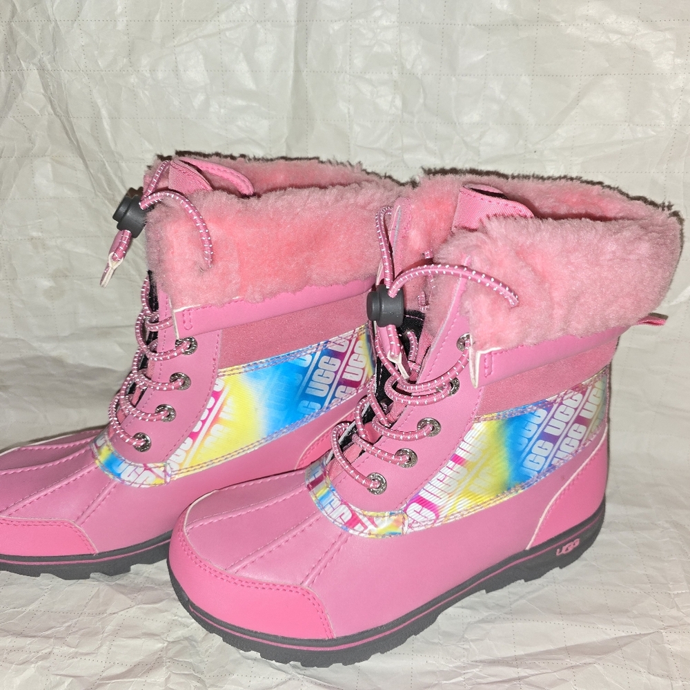 UGG kids Butte II Chromatic Snowboot Size 4